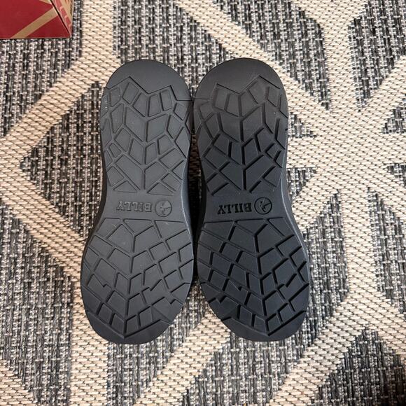 Athletic_Shoes